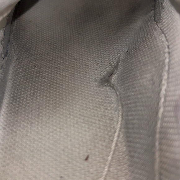 Mid top airforce 1s white - Picture 4 of 5